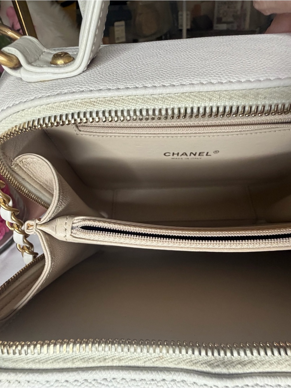 Authentic Chanel CC Filigree Vanity Case White Caviar Gold Hardware COA ICONIC - Picture 11 of 16